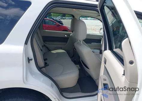 2011 Mercury Mariner z USA, uszkodzony, nr VIN 4M2CN8B74BKJ02345